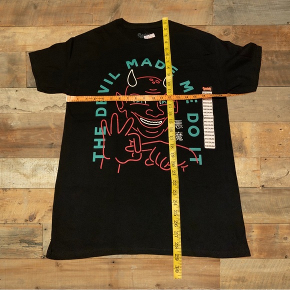 Spencer’s Neon Sign Funny The Devil Made Me Do It Halloween Horror Shirt - Picture 3 of 5